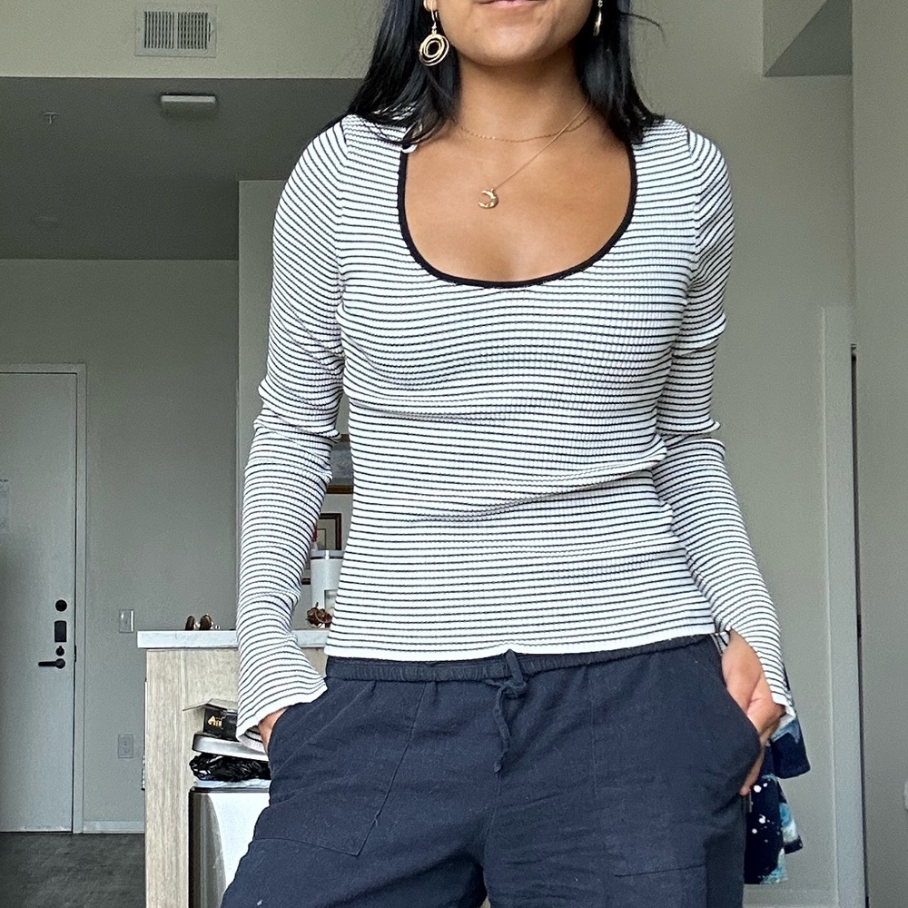 H&M black and white Striped Long Sleeve Top